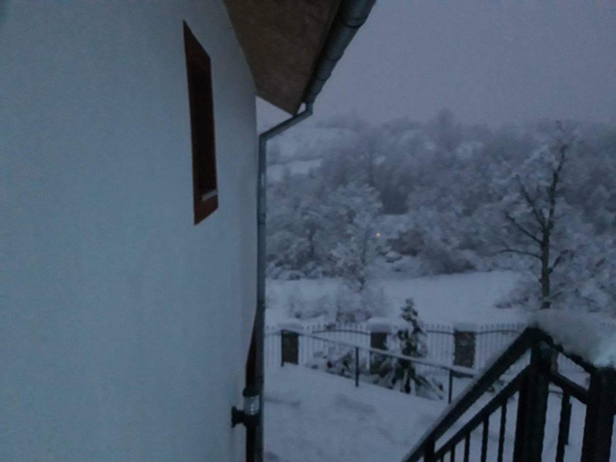 Colt De Rai - Camera De Inchiriat Resita Esterno foto
